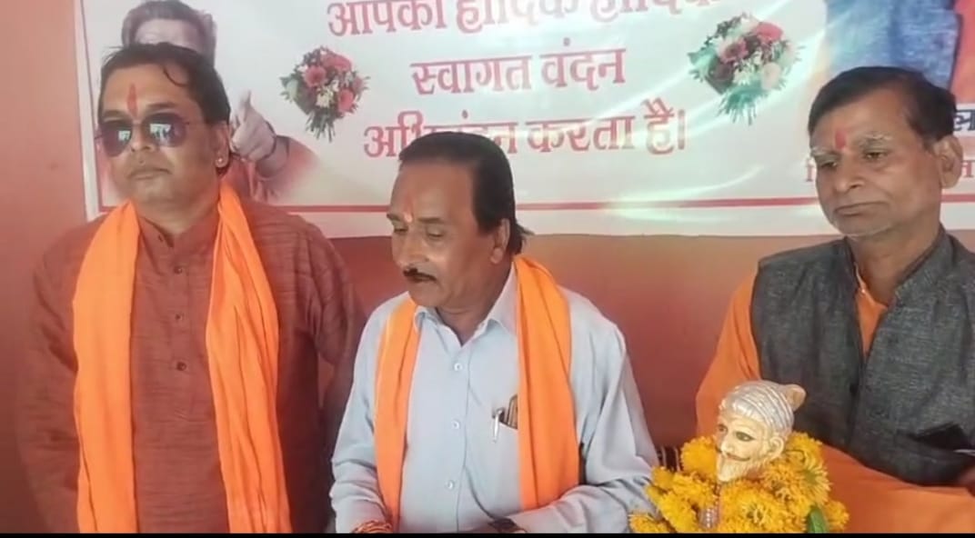 Raisen: शिवसेना उद्धव बाला साहेब ठाकरे जिला कार्यालय गवोई पुरा में प्रेस वार्ता आयोजित