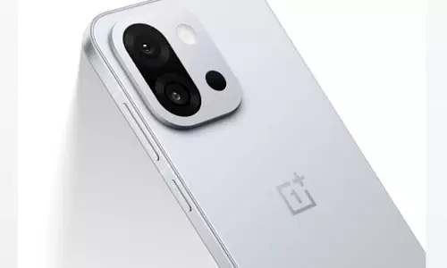 OnePlus 13T के और स्पेसिफिकेशन हुए टीज, जानें चिपसेट और कैमरा डिटेल्स OnePlus 13T के और स्पेसिफिकेशन हुए टीज, जानें चिपसेट और कैमरा डिटेल्स