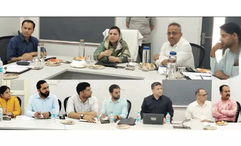 शिक्षा मंत्री ने समग्र शिक्षा के प्रदर्शन की समीक्षा की शिक्षा मंत्री ने समग्र शिक्षा के प्रदर्शन की समीक्षा की