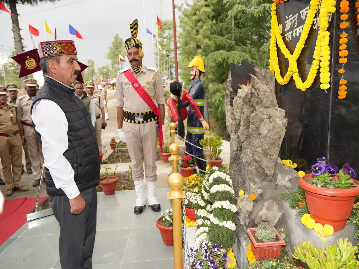 सरकार होमगार्ड और अग्निशमन सेवाओं को आधुनिक तकनीक से लैस करेगी: CM Sukhu सरकार होमगार्ड और अग्निशमन सेवाओं को आधुनिक तकनीक से लैस करेगी: CM Sukhu