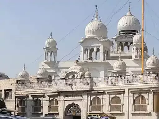 गाली-गलौज हुई गुरु सिंह सभा में, जानिए विवाद की वजह गाली-गलौज हुई गुरु सिंह सभा में, जानिए विवाद की वजह