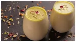 Badam Milkshake Recipe : गर्मियों में जरूर ट्राई करें बादाम मिल्कशेक Badam Milkshake Recipe : गर्मियों में जरूर ट्राई करें बादाम मिल्कशेक