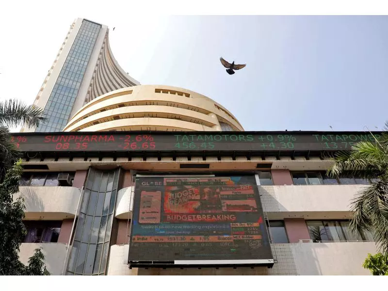 सेंसेक्स ने फिर छुआ 79,000 का स्तर, निफ्टी 24,000 के पार सेंसेक्स ने फिर छुआ 79,000 का स्तर, निफ्टी 24,000 के पार
