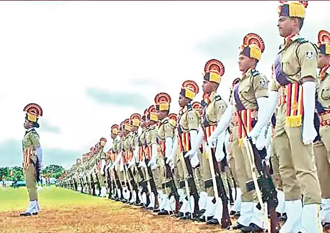 औद्योगिक सुरक्षा बल (ISF) बनाने का निर्णय लिया औद्योगिक सुरक्षा बल (ISF) बनाने का निर्णय लिया