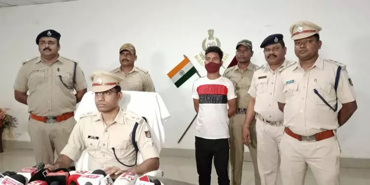 छत्तीसगढ़: महिला हत्या का मामला सुलझा, प्रेमी गिरफ्तार छत्तीसगढ़: महिला हत्या का मामला सुलझा, प्रेमी गिरफ्तार