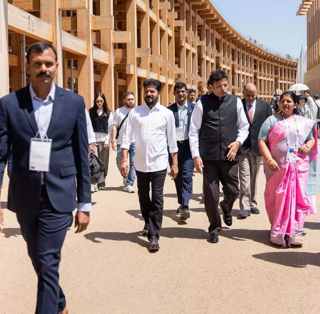 Revanth Reddy ने ओसाका एक्सपो में तेलंगाना जोन का अनावरण किया Revanth Reddy ने ओसाका एक्सपो में तेलंगाना जोन का अनावरण किया