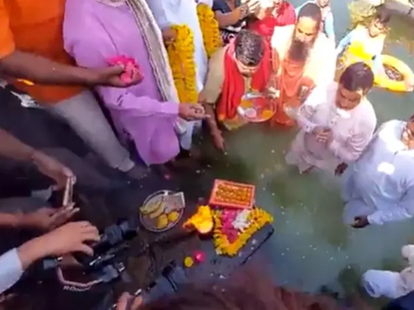 जल संसाधनों का ख्याल रखें: उज्जैन की शिप्रा नदी में श्रमदान करने के बाद MP CM जल संसाधनों का ख्याल रखें: उज्जैन की शिप्रा नदी में श्रमदान करने के बाद MP CM