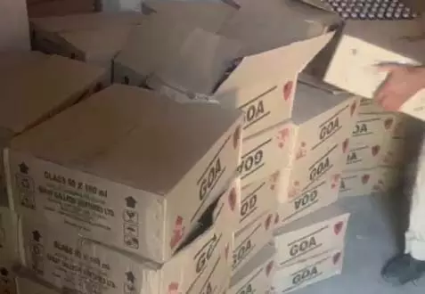 पंप हाउस की तलाशी, 104 पेटी शराब जब्त पंप हाउस की तलाशी, 104 पेटी शराब जब्त