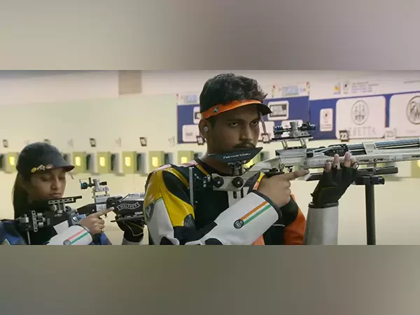 ISSF WC: रुद्राक्ष-आर्य की जोड़ी ने एयर राइफल मिक्स्ड टीम में रजत पदक जीता ISSF WC: रुद्राक्ष-आर्य की जोड़ी ने एयर राइफल मिक्स्ड टीम में रजत पदक जीता