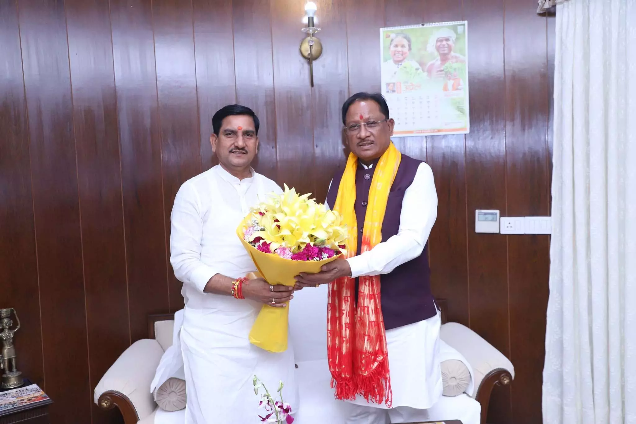 CM विष्णुदेव साय और केंद्रीय राज्य मंत्री तोखन साहू की दिल्ली में मुलाकात CM विष्णुदेव साय और केंद्रीय राज्य मंत्री तोखन साहू की दिल्ली में मुलाकात