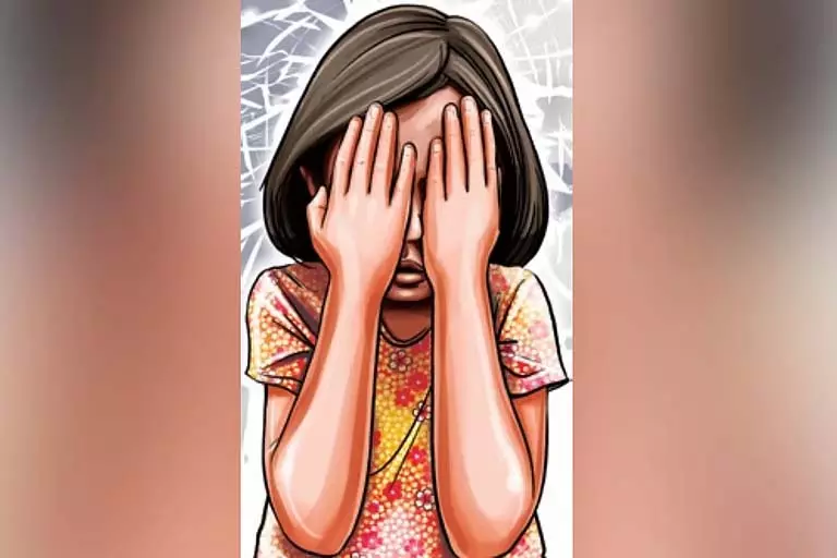 Odisha में हिंडोल ताड़ के बगीचे में 7 वर्षीय बच्ची के साथ बलात्कार Odisha में हिंडोल ताड़ के बगीचे में 7 वर्षीय बच्ची के साथ बलात्कार
