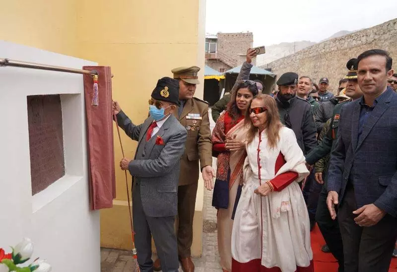 Ladakh के उपराज्यपाल-प्रथम महिला ने जिला पंचायत संसाधन केंद्र का उद्घाटन किया Ladakh के उपराज्यपाल-प्रथम महिला ने जिला पंचायत संसाधन केंद्र का उद्घाटन किया