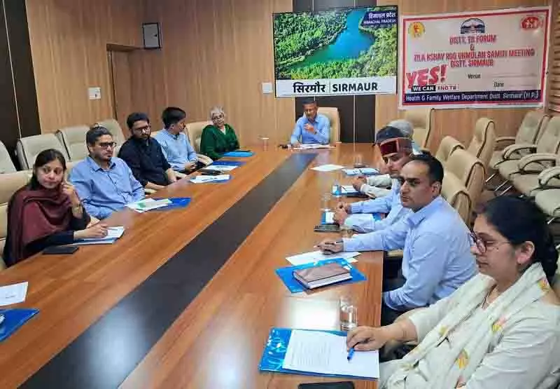 सिरमौर में TB उन्मूलन की दिशा में समुदाय को आगे लाने के लिए रैली निकाली गई सिरमौर में TB उन्मूलन की दिशा में समुदाय को आगे लाने के लिए रैली निकाली गई