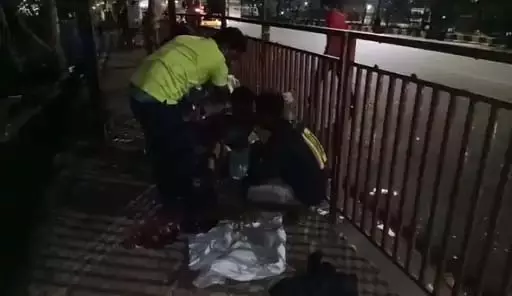सड़क किनारे सुरक्षित प्रसव, ऑटो में लेकर जा रहे थे परिजन सड़क किनारे सुरक्षित प्रसव, ऑटो में लेकर जा रहे थे परिजन