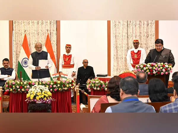 Rahul Pandey ने महाराष्ट्र के मुख्य सूचना आयुक्त के रूप में ली शपथ Rahul Pandey ने महाराष्ट्र के मुख्य सूचना आयुक्त के रूप में ली शपथ