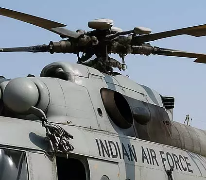 गुजरात में वायुसेना के helicopter की आपात लैंडिंग गुजरात में वायुसेना के helicopter की आपात लैंडिंग