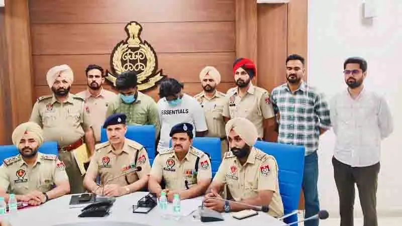 Ludhiana: गैंगस्टर बंबीहा के नाम पर फिरौती मांगने के आरोप में दो गिरफ्तार Ludhiana: गैंगस्टर बंबीहा के नाम पर फिरौती मांगने के आरोप में दो गिरफ्तार