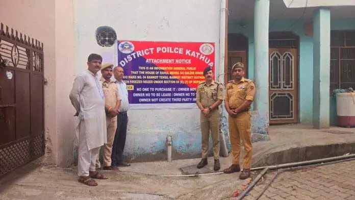 Kathua पुलिस ने मादक पदार्थ तस्कर की संपत्ति जब्त की Kathua पुलिस ने मादक पदार्थ तस्कर की संपत्ति जब्त की