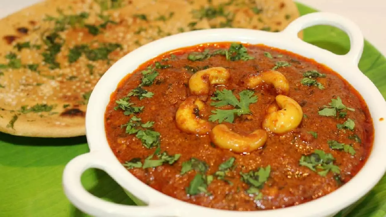 शादी-पार्टियों में पसंद की जाने वाली Cashew curry रेसिपी शादी-पार्टियों में पसंद की जाने वाली Cashew curry रेसिपी