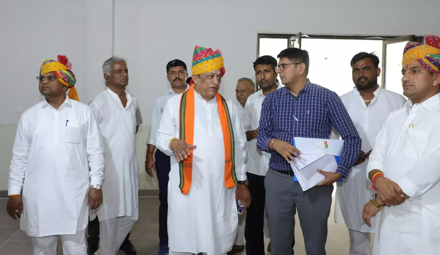Jaipur: पशुपालन मंत्री ने बाड़मेर डेयरी का निरीक्षण Jaipur: पशुपालन मंत्री ने बाड़मेर डेयरी का निरीक्षण