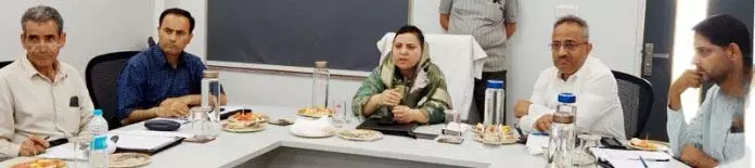 Jammu: सकीना इटू ने समग्र शिक्षा के प्रदर्शन की समीक्षा की Jammu: सकीना इटू ने समग्र शिक्षा के प्रदर्शन की समीक्षा की