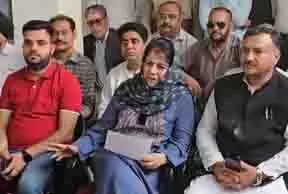 प्रकृति को नष्ट करो, रामबन जैसी आपदाओं से दंडित होओगे: Mehbooba Mufti प्रकृति को नष्ट करो, रामबन जैसी आपदाओं से दंडित होओगे: Mehbooba Mufti