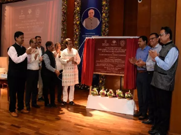 Gujarat: केंद्रीय मंत्री जयंत चौधरी ने कौशल विकास के लिए उत्कृष्टता केंद्र का किया शुभारंभ Gujarat: केंद्रीय मंत्री जयंत चौधरी ने कौशल विकास के लिए उत्कृष्टता केंद्र का किया शुभारंभ