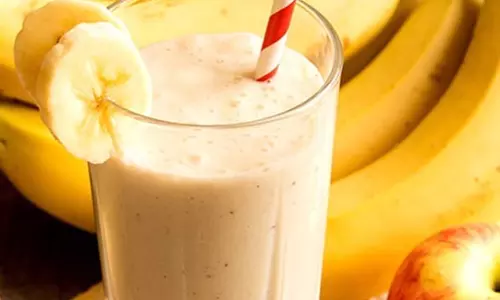 banana apple smoothie: केला-सेब स्मूदी पीकर गर्मियों में रखें अपनी सेहत का ख्याल banana apple smoothie: केला-सेब स्मूदी पीकर गर्मियों में रखें अपनी सेहत का ख्याल