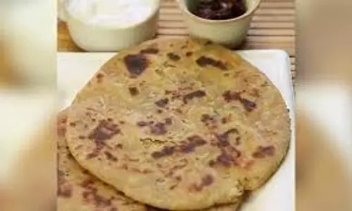 Lunch Box: गर्मियों में बच्चों के टिफिन में दें ये सिंपल और टेस्टी डिशेज, दिनभर बनी रहेगी एनर्जी Lunch Box: गर्मियों में बच्चों के टिफिन में दें ये सिंपल और टेस्टी डिशेज, दिनभर बनी रहेगी एनर्जी