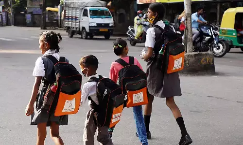 ट्यूशन फीस वृद्धि: निजी स्कूलों को निर्देश! ट्यूशन फीस वृद्धि: निजी स्कूलों को निर्देश!