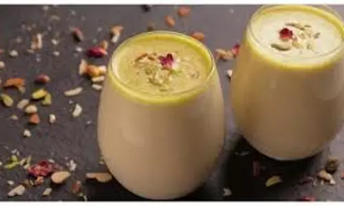 Badam Milkshake Recipe : गर्मियों में जरूर ट्राई करें बादाम मिल्कशेक Badam Milkshake Recipe : गर्मियों में जरूर ट्राई करें बादाम मिल्कशेक
