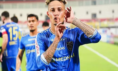 Kerala Blasters ने ईस्ट बंगाल को हराकर कलिंगा सुपर कप के क्वार्टर फाइनल में प्रवेश किया Kerala Blasters ने ईस्ट बंगाल को हराकर कलिंगा सुपर कप के क्वार्टर फाइनल में प्रवेश किया