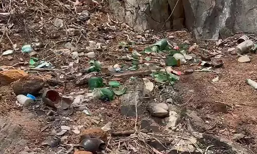 चेतावनियों के बावजूद Polem बीच पर शराब का दुरुपयोग और उपेक्षा फिर से शुरू