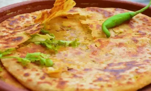 Besan Paratha : गर्मियों में बनाएं भरवां बेसन के पराठे, सभी को आएंगे पसंद Besan Paratha : गर्मियों में बनाएं भरवां बेसन के पराठे, सभी को आएंगे पसंद