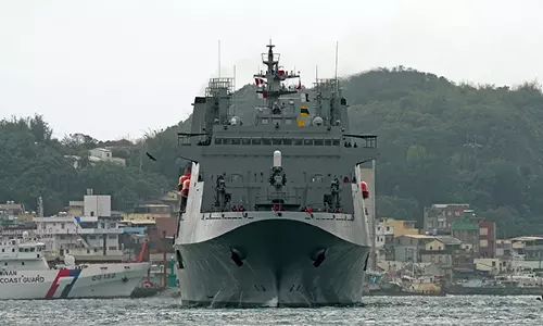चीनी क्रूज जहाज Taiwan के हेंगचुन प्रायद्वीप के दो समुद्री मील के भीतर से गुजरा