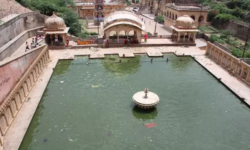 Galtaji Kund में स्नान से मिलती है आध्यात्मिक ऊर्जा, श्रद्धालुओं में है गहरी आस्था