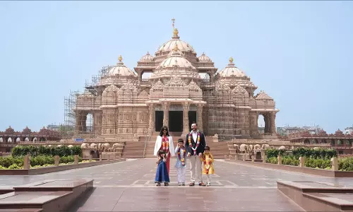 अमेरिका के उपराष्ट्रपति जेडी वेंस पत्नी बच्चों के साथ अक्षरधाम मंदिर पहुंचे, सुरक्षा के पुख्ता इंतजाम