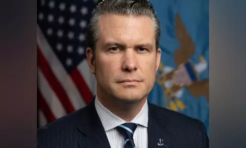 Pete Hegseth ने परिवार सहित निजी चैट में सैन्य अभियान का विवरण साझा किया Pete Hegseth ने परिवार सहित निजी चैट में सैन्य अभियान का विवरण साझा किया
