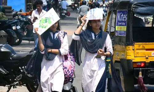 Telangana में भीषण गर्मी, 29 जिलों में तापमान 40 डिग्री सेल्सियस से ऊपर Telangana में भीषण गर्मी, 29 जिलों में तापमान 40 डिग्री सेल्सियस से ऊपर
