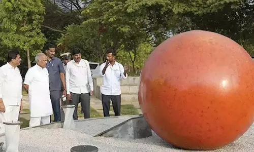 Karnataka: मंत्री बोसराजू ने सरकार की ओर से हरसंभव मदद का आश्वासन दिया Karnataka: मंत्री बोसराजू ने सरकार की ओर से हरसंभव मदद का आश्वासन दिया