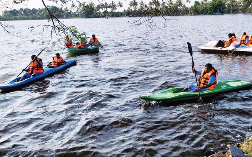 Kerala : गर्मियों में कयाकिंग अलाप्पुझा में कुदुम्बश्री उद्यम सुपरहिट