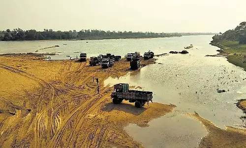 Odisha: अवैध रेत खनन के आरोप में तीन गिरफ्तार