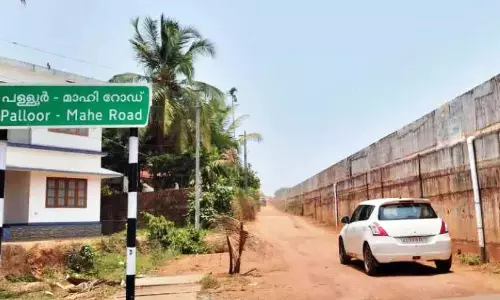 उद्घाटन को एक वर्ष हो गया; बाईपास सर्विस रोड पर यात्रा अब भी मुश्किल