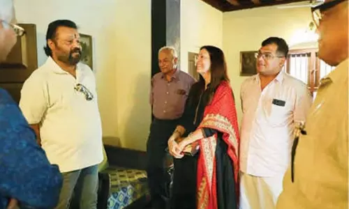 Kerala : भाजपा का राजनीतिक कदम सुरेश गोपी पलक्कड़ में परिवार से मिलने पहुंचे