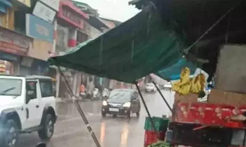 सब्जी विक्रेताओं के अतिक्रमण से Baijnath मार्ग अवरुद्ध