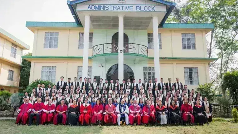 Nagaland : ट्रिनिटी थियोलॉजिकल कॉलेज ने 116 छात्रों को डिग्री प्रदान की Nagaland : ट्रिनिटी थियोलॉजिकल कॉलेज ने 116 छात्रों को डिग्री प्रदान की