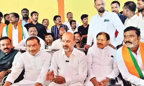 वक्फ बोर्ड के खिलाफ विपक्ष की साजिश: Bandi Sanjay