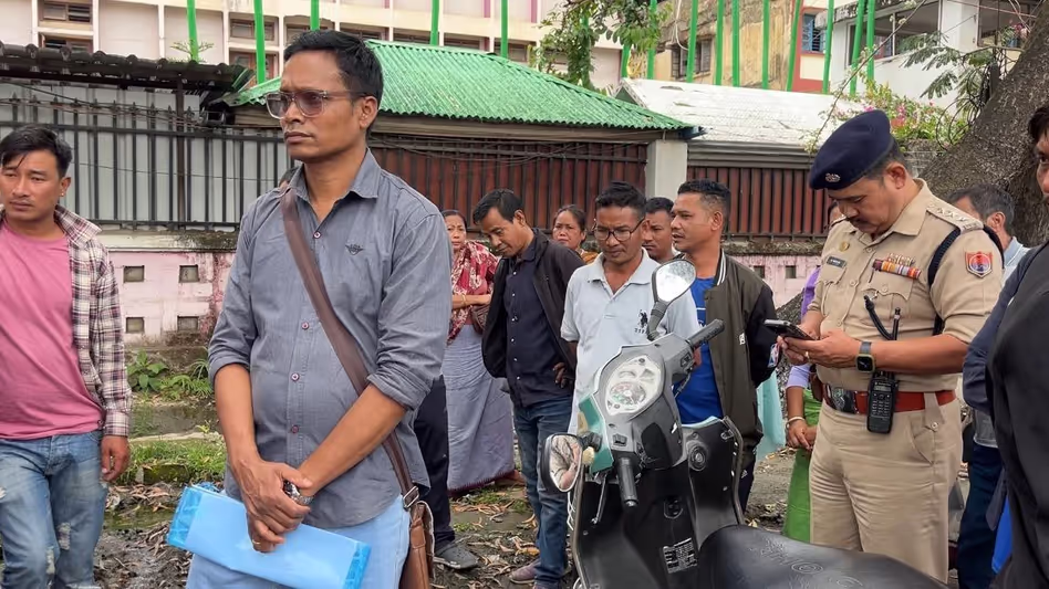 Manipur : चुराचांदपुर आईडीपी प्रतिनिधिमंडल ने 2,000 विस्थापित परिवारों के लिए भूमि, आजीविका की मांग Manipur : चुराचांदपुर आईडीपी प्रतिनिधिमंडल ने 2,000 विस्थापित परिवारों के लिए भूमि, आजीविका की मांग