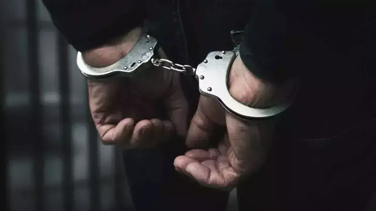 Telangana: तीन ड्रग तस्कर गिरफ्तार, 3.7 लाख रुपये कीमत का 380 ग्राम हशीश तेल जब्त