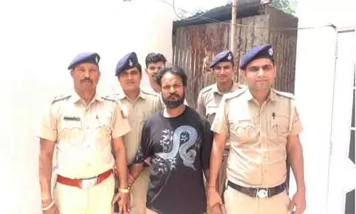 Chandigarh: दो दिन बाद पुलिस हिरासत से भागा अपराधी पकड़ा गया Chandigarh: दो दिन बाद पुलिस हिरासत से भागा अपराधी पकड़ा गया